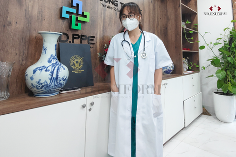 Lý do đồng phục áo blouse thường có màu trắng