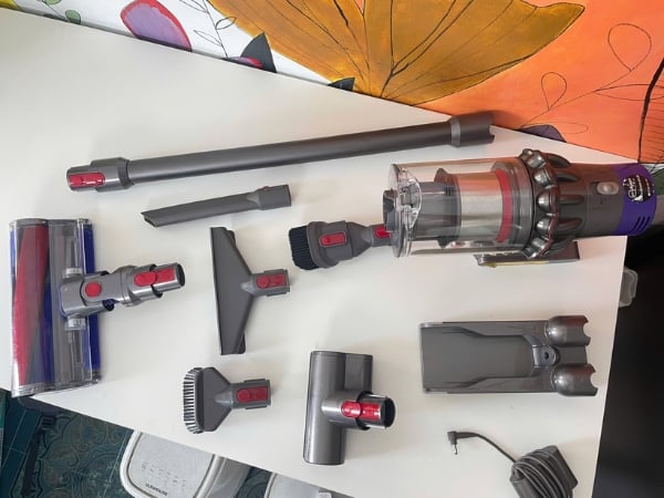 So Sánh Các Phiên Bản Máy Hút Bụi Dyson V10: V10 Absolute, V10 Animal, V10 Fluffy
