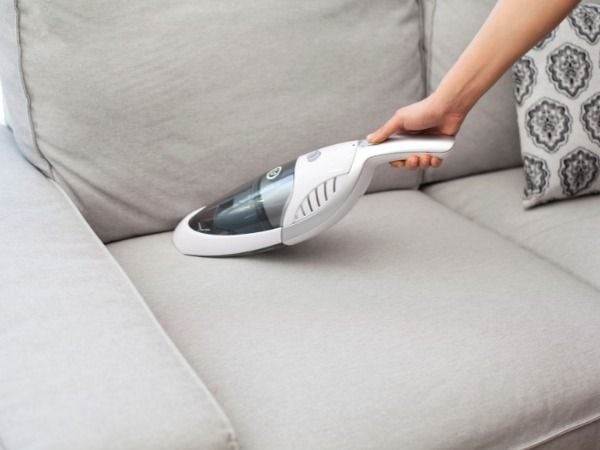 Máy hút bụi cầm tay là sản phẩm hữu ích thuận tiện cho những nhu cầu cá nhân trong gia đình