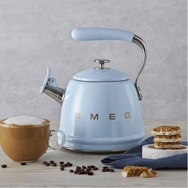Ấm đun bếp từ Smeg WKF01PB 2.3L Thân bằng thép không gỉ, phủ màu
