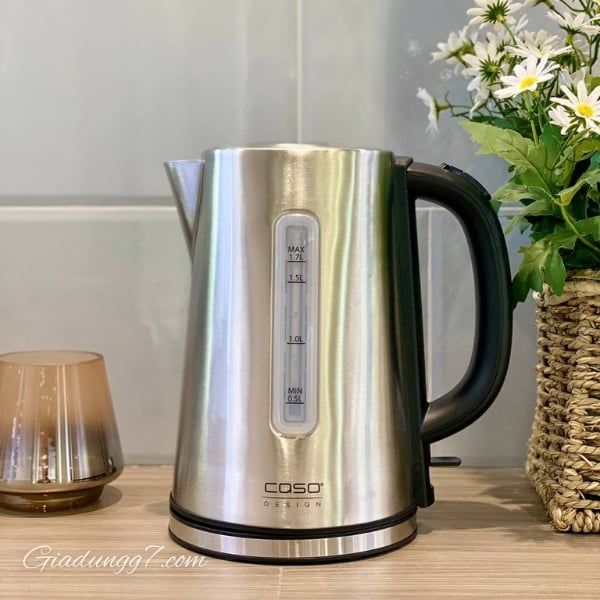 Ấm siêu tốc Caso Classico WK2200 Thiết kế thép không gỉ hiện đại: Ngoại thất và nội thất thanh lịch và bền bỉ.