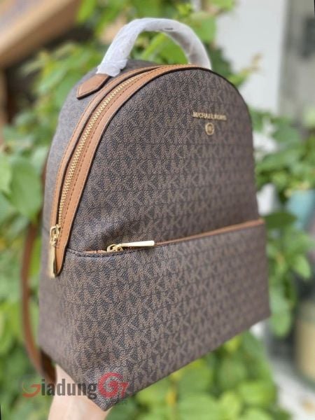 Một số hình ảnh Balo Michael Kors Valerie Medium Logo Backpack Màu Nâu