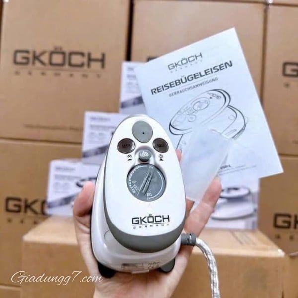 Bàn ủi hơi nước mini Gkoch Nhỏ gọn mà có chế độ phun hơi nước dạng sương, mặt bàn là chống dính cao cấ
