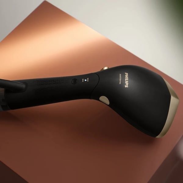 Bàn là hơi nước cầm tay Philips STH7060/80 Không cháy vải, không cần điều chỉnh nhiệt độ