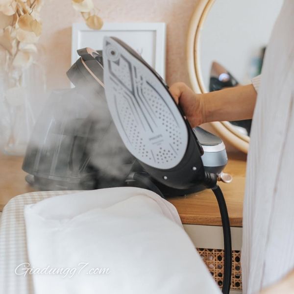 Bàn là hơi nước Philips PerfectCare PSG9030/20 Hơi nước mạnh mẽ và mặt đế SteamGlide Elite: Hiệu suất vô song