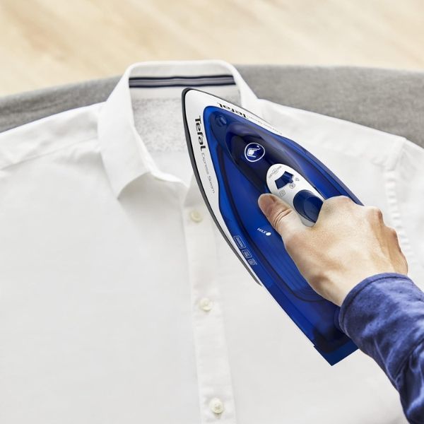 Bàn là hơi nước Tefal Express Steam FV2838E0 được thiết kế để giúp bạn giải quyết mọi công việc ủi đồ chỉ trong chớp mắt.
