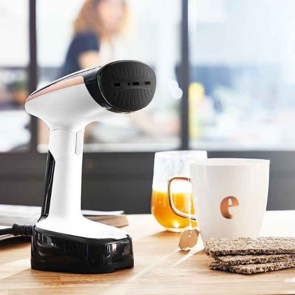 Bàn ủi hơi nước cầm tay Tefal DT3030E0 Công suất mạnh mẽ và lượng phun hơi liên tục