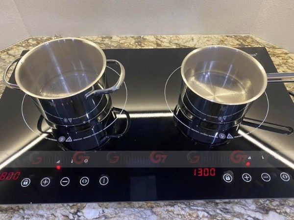 Bếp từ đôi Steba IK300 với Chất liệu mặt kính cường lực sang trọng