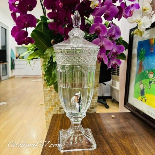 Bình đựng nước thủy tinh Godinger Dublin 1.7 lít là sản phẩm hoàn hảo, phù hợp đặt trên bàn ăn hay bàn tiệc