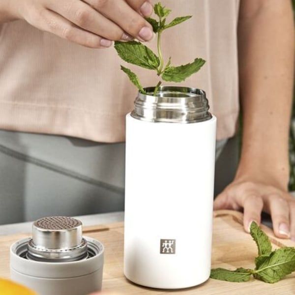 Bình giữ nhiệt pha trà Zwilling Thermo 420ml Lớp cách nhiệt hai lớp làm bằng thép không gỉ 18/10.