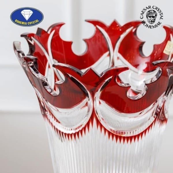 Bình hoa pha lê cúp Bohemia cao 50.5cm với Màu đỏ tượng trưng cho điềm lành, may mắn