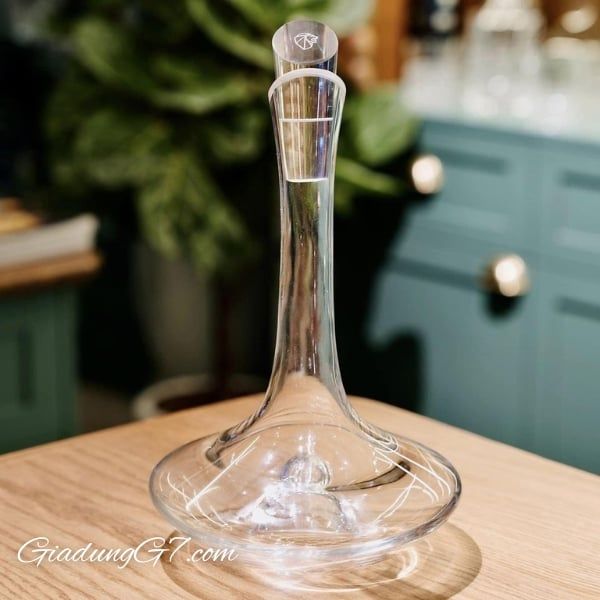 Bình Thở Rượu Decanter Peugeot 230012 Ibis Magnum 1.5 Lít được làm bằng thủy tinh thổi
