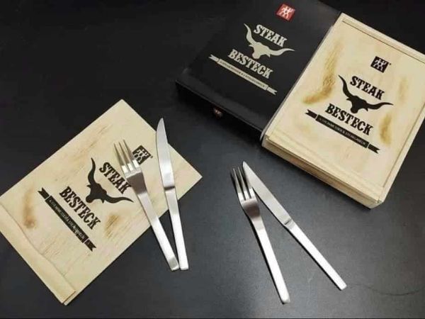 Bộ dao dĩa Zwilling Steak Lý tưởng và an toàn khi làm sạch trong máy rửa chén