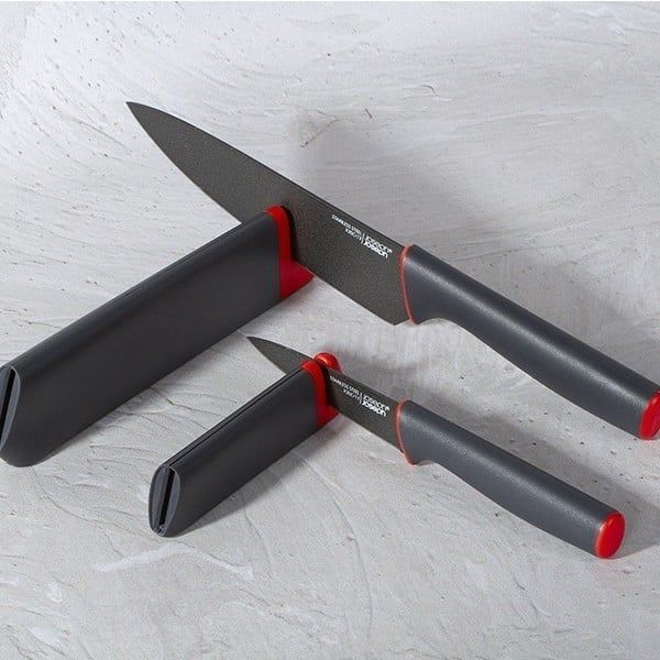 Bộ 2 dao Joseph Joseph 10146 Slice & Sharpen Phần đế của hộp mài được trang bị lớp phủ chống trượt.