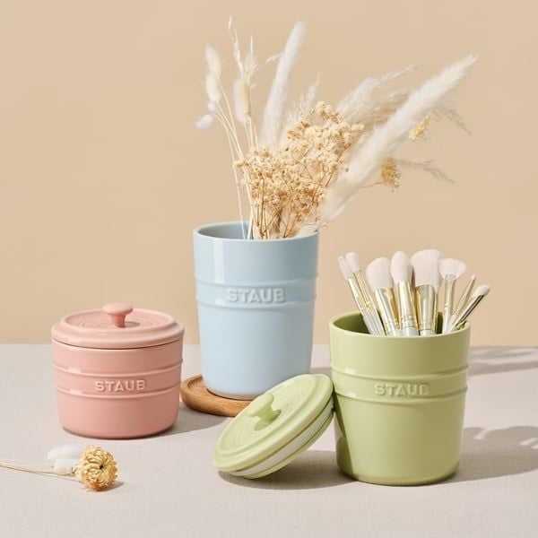 Bộ 3 hũ sứ Staub Pastel có nắp Màu sắc: hồng, xanh cốm, xanh dương