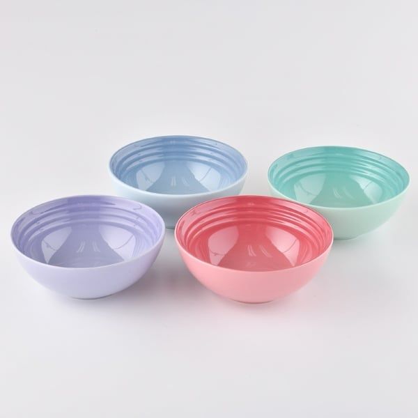 Bộ 4 bát Le Creuset 16cm đựng ngũ cốc ăn sáng này được làm bằng sứ tráng men, nung ở nhiệt độ cao 1400°C