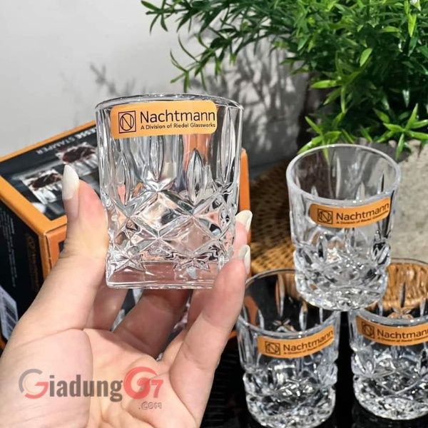 ộ 4 ly vodka NOBLESSE là bộ sản phẩm vượt thời gian mà không một quán bar nào nên thiếu