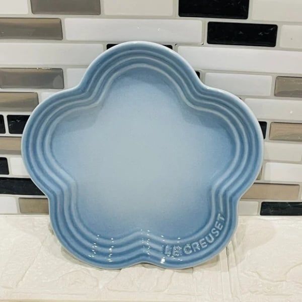 Bộ 4 đĩa Le Creuset Sorbet hình cánh hoa 23cm Chất liệu gốm sứ cao cấp – Stoneware