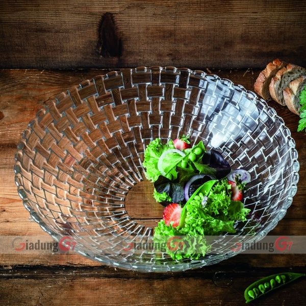 Bộ 5 đĩa pha lê Nachtmann Bossa Nova để phục vụ các món ăn một cách ấn tượng, từ salad, món ăn kèm cho đến thịt, cá hoặc rau nướng.