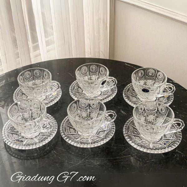 Trà chưa bao giờ ngon như khi thưởng thức từ Bộ 6 tách chén pha lê mài Bohemia 150ml Sunshine Embossed này.