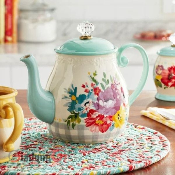 Ấm pha trà The Pioneer Woman - Tạo điểm nhấn trong căn bếp của bạn với Bộ trà lãng mạn ngọt ngào The Pioneer Woman.
