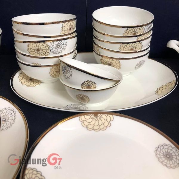 Bộ bát đĩa sứ xương Imperialondon (50 món) có chất lượng bền bỉ với vẻ ngoài tinh tế