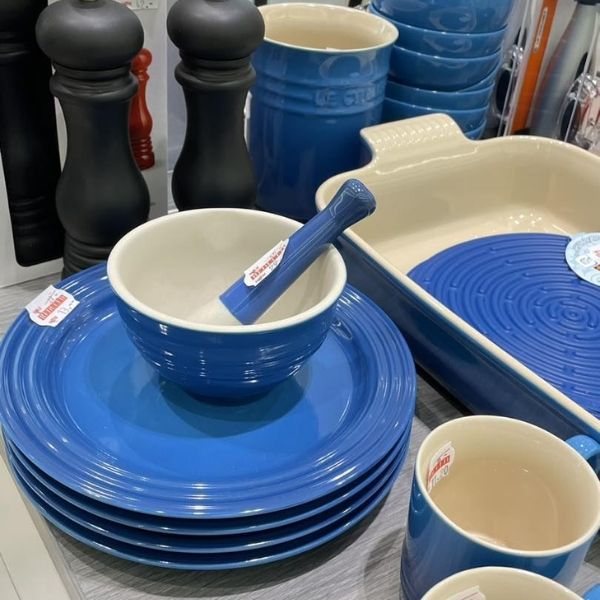 Bộ chày cối Le Creuset 11,5 cm màu xanh dương Thiết kế đẹp, chống trầy xước một cách hiệu quả