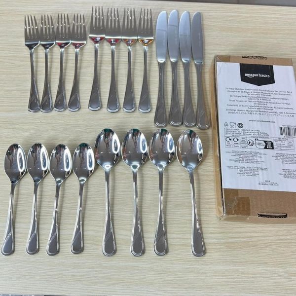 Bộ dao dĩa thìa Amazon Basic 20 món Thiết kế trang nhã bổ sung cho cách sắp xếp chỗ ngồi của bạn