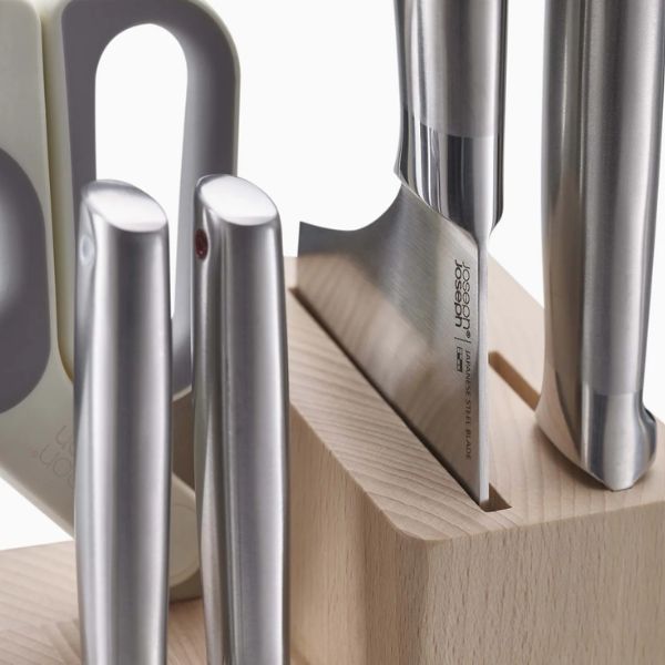 Bộ dao Joseph Joseph 10577 Beech Elevate Fusion 5 món kèm giá để dao bằng gỗ sồi