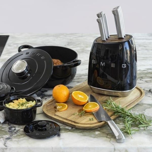 Bộ dao Smeg KBSF02BL màu đen Được thiết kế cẩn thận để nâng cao môi trường bếp của bạn