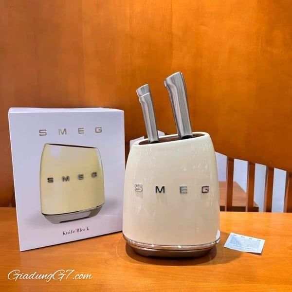 Bộ dao Smeg KBSF02CR màu kem (6 dao, 1 giá đỡ) - Thẩm mỹ: Phong cách thập niên 50