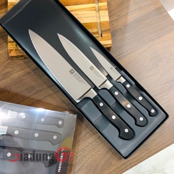 Bộ dao Zwilling Professional S 3 món gồm: Dao đầu bếp + dao thái lát + dao cắt rau củ.
