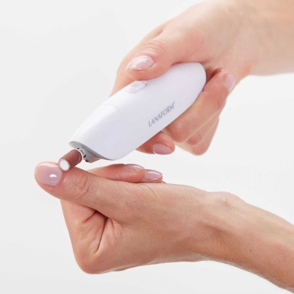 Bộ dụng cụ làm móng Lanaform My Nail giúp bạn chăm sóc móng tay của bạn một cách thoải mái ngay tại nhà