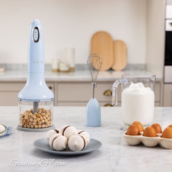 Một đóng góp sáng tạo và cảm xúc của Smeg – Dòng sản phẩm thiết kế 50’s Retro Style là sự kết hợp giữa công nghệ và thẩm mỹ, về chức năng và phong cách.