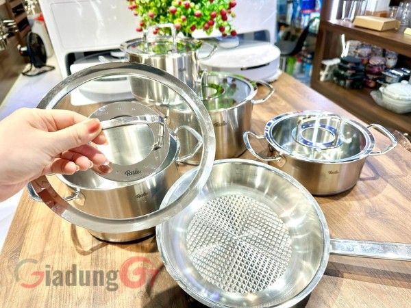 Bộ nồi Fissler Original Profi 5 món (4 nồi, 1 chảo) Là dòng sản phẩm đắt nhất nhưng tốt nhất và bán chạy nhất của Fissler trên toàn thế giới!