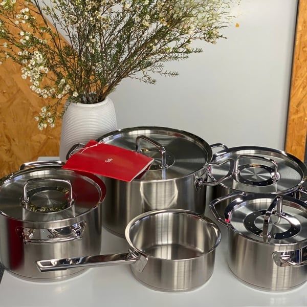 Bộ nồi Fissler Original Profi Collection 5 món (4 nồi, 1 quánh) nắp inox&nbsp;rất lý tưởng để thưởng thức bữa ăn ngon cùng gia đình.