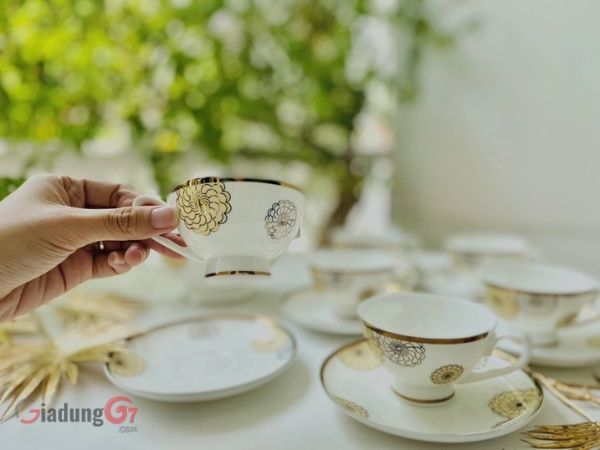 Bộ trà sứ xương Imperial giúp bạn thưởng thức những ly trà ngon và ấm cúng