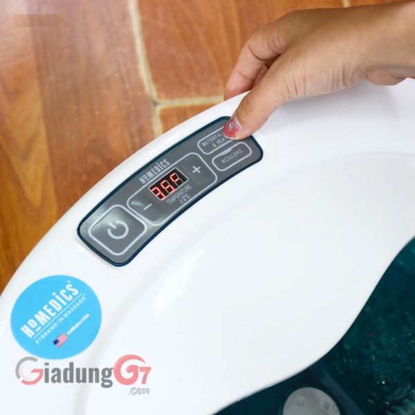 Bồn massage chân HoMedics FB-650 dễ dàng sử dụng với các nút bấm trên bồn