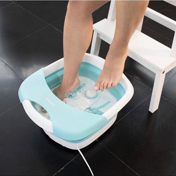 Bồn ngâm chân massage Medisana FS886 có thể lựa chọn giữa 3 phụ kiện chăm sóc móng chân