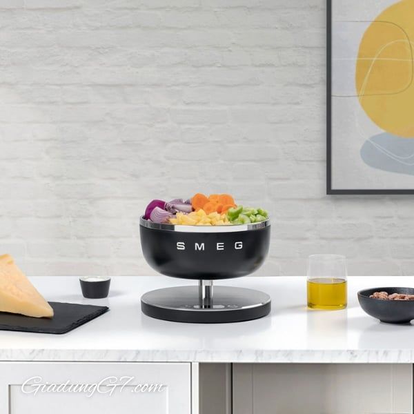 Cân nhà bếp Smeg KSC01 thiết kế tinh tế và hiện đại