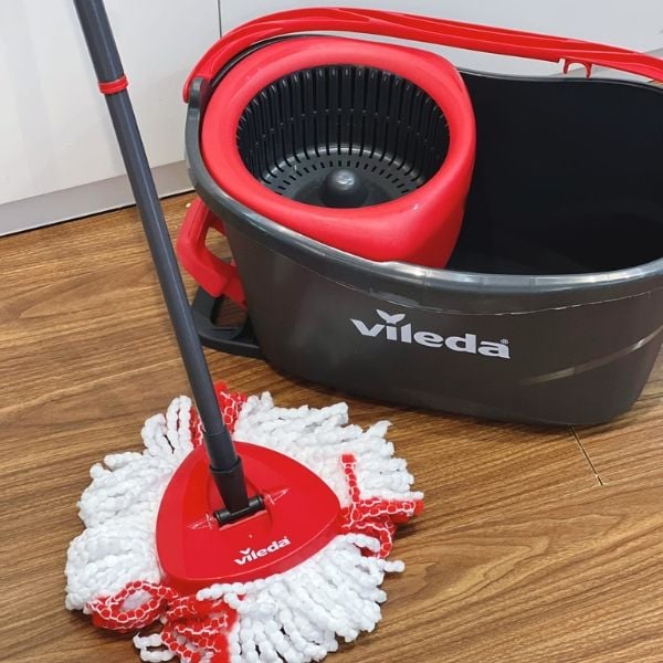 Cây lau nhà Vileda Turbo Hiệu quả hơn 40% trong cuộc chiến chống ô nhiễm