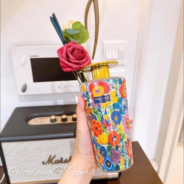 Mỗi Chai khuếch tán tinh dầu Magrace Paris tặng kèm: 3 thanh khuếch mùi + hoa hồng trang trí