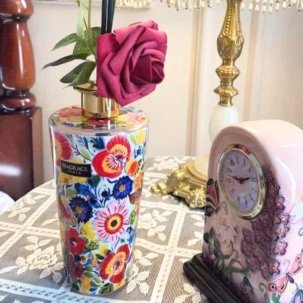 Mỗi Chai khuếch tán tinh dầu Magrace Paris tặng kèm: 3 thanh khuếch mùi + hoa hồng trang trí