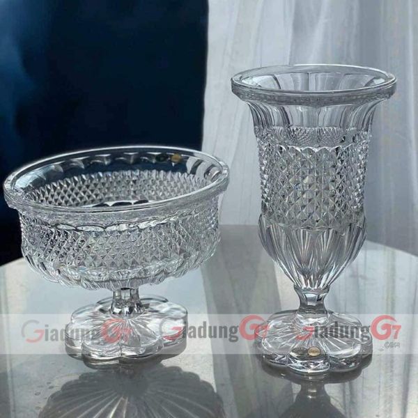 Bohemia Alexandria 25cm đều không chứa chì, cực kì, có khả năng chịu nhiệt lên tới 65 độ C và có thể vệ sinh bằng máy rửa bát