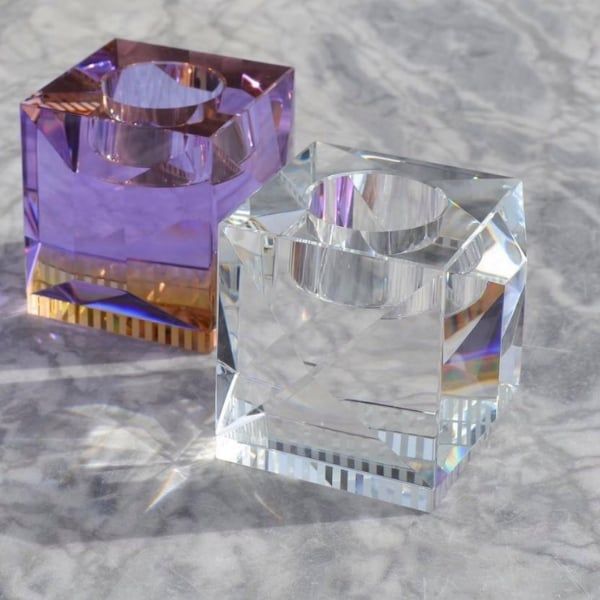 Chân nến tealight Ophelia Reflections Copenhagen được chế tác từ pha lê, sự hoà quyện hoàn hảo giữa sáng và tối