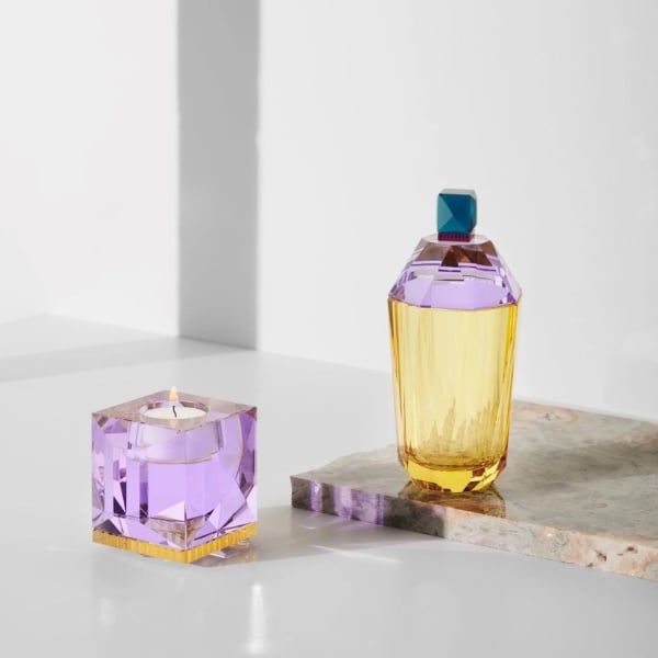 Chân nến tealight Ophelia Reflections Copenhagen được chế tác từ pha lê, sự hoà quyện hoàn hảo giữa sáng và tối