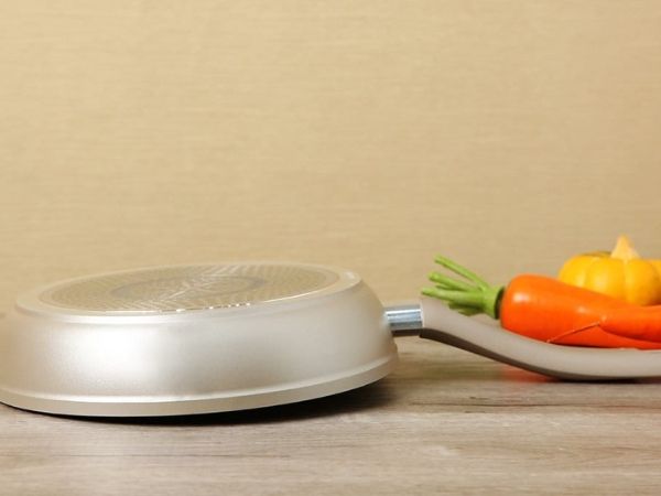 Chảo rán Tefal Sensations Thiết kế gọn đẹp, tinh xảo, màu sắc sang trọng