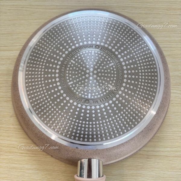 Chảo chống dính Tefal Delight 28cm Thân máy làm từ nhôm tái chế 100%