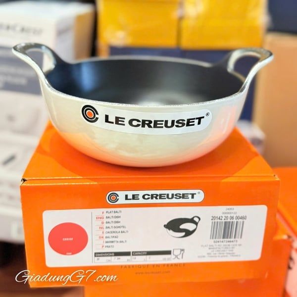 Chảo Le Creuset Balti 24cm màu kem Phù hợp với mọi nguồn nhiệt, bao gồm cả bếp từ.