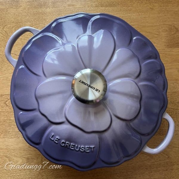 Nồi Hầm Gang Tráng Men Le Creuset Petal – Phiên Bản Giới Hạn Mùa Xuân